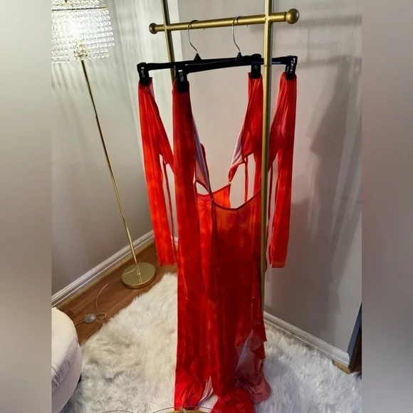 O-Cut out Dress - Picture 7 of 7